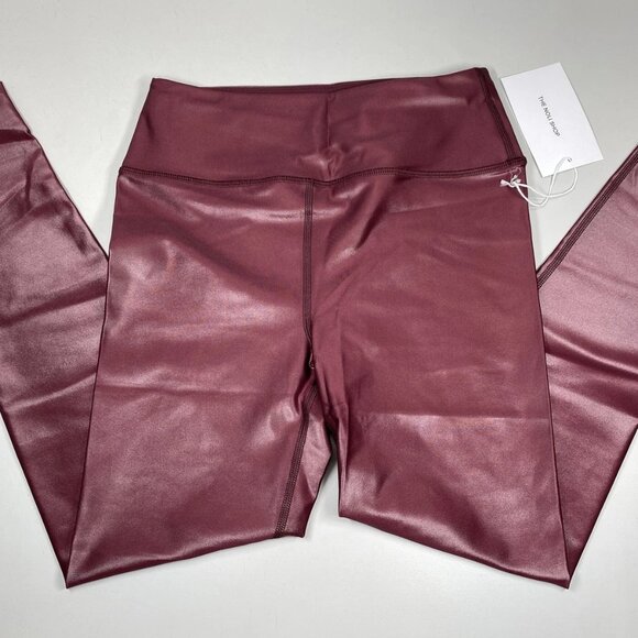 NEW THE NOLI SHOP Liquid Leggings Pinot Gloss Size M Lightweight Shine Pants - Picture 1 of 6